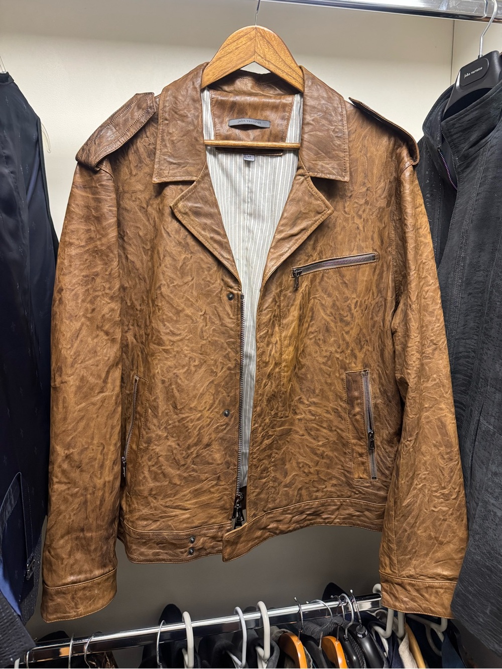 $2298 JOHN VARVATOS Crinkled Effect Brown Leather Motor Jacket in sz. 56 (XL)